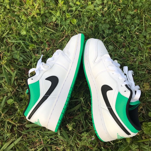 AIR JORDAN 1 LOW (GS) 4.5 YOUTH - Picture 2 of 16